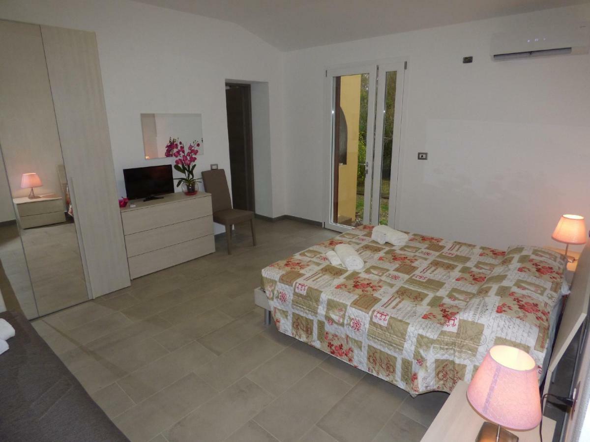 B&B Fiori Di Pesco Fertilia Luaran gambar