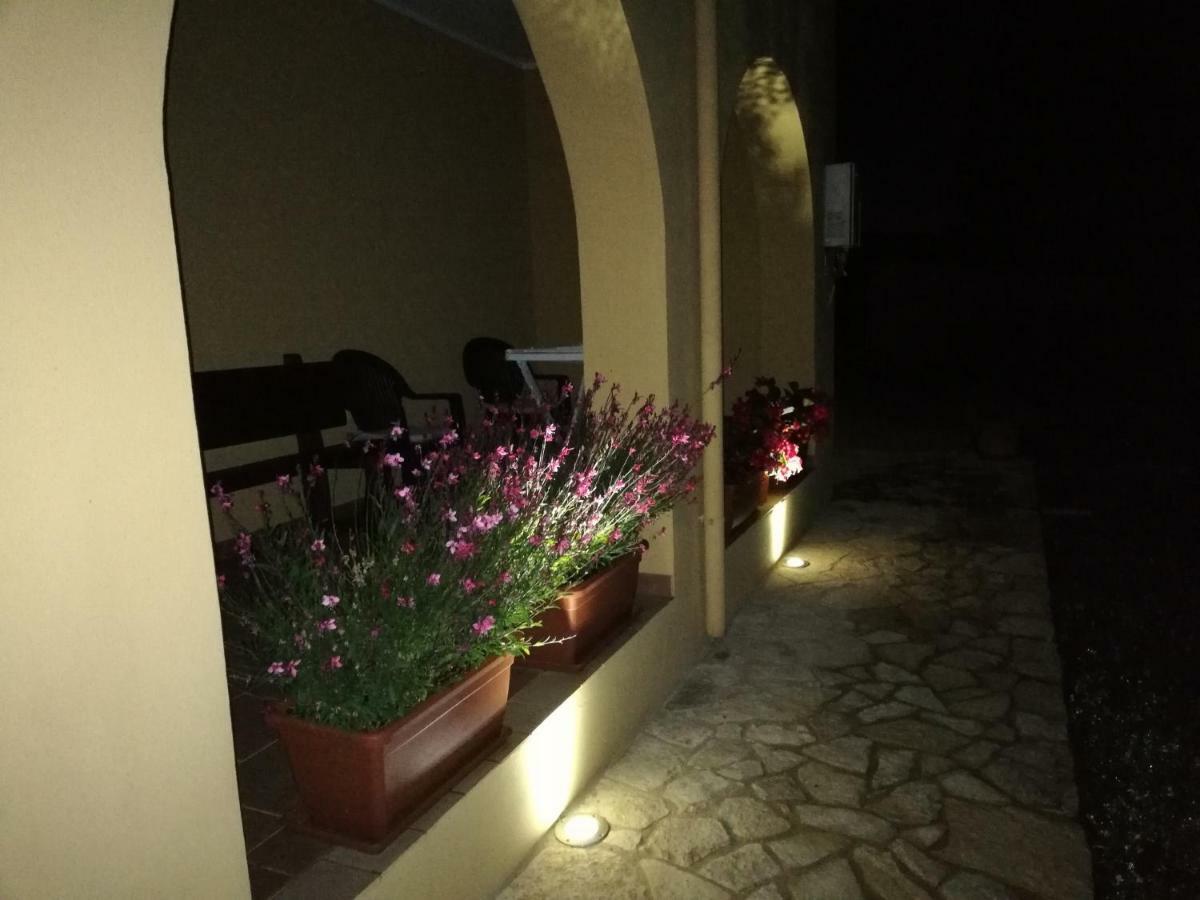 B&B Fiori Di Pesco Fertilia Luaran gambar